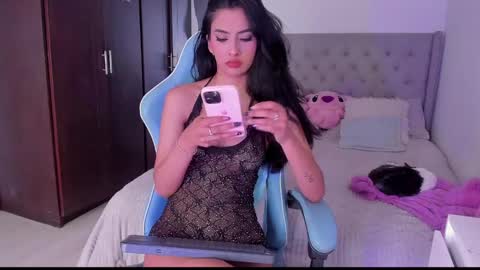 Snapshot of violet_rost chatting on July 19, 5:38 pm Violet online show from July 19, 5:38 pm