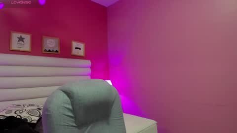 violet_sinclair online show from April 26, 11:19 am