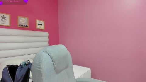 violet_sinclair online show from June 6, 11:37 am