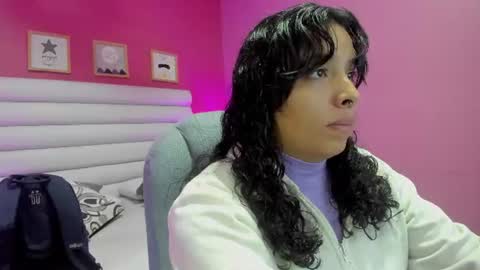 violet_sinclair online show from June 9, 11:44 am