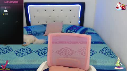 Snapshot of violet_stone22 chatting on December 17, 2:01 am Violeta online show from December 17, 2:01 am