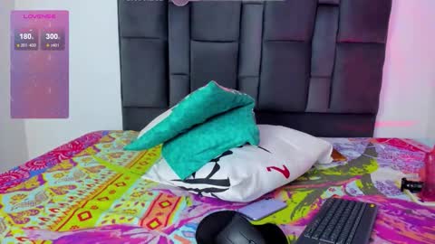 Snapshot of violet_taylor28 chatting on February 21, 5:08 am violett taylor online show from February 21, 5:08 am