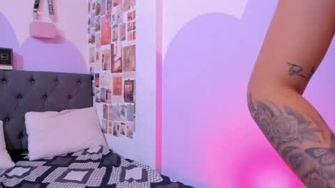 Snapshot of violeta_blaze1 chatting on June 5, 9:59 am Violeta online show from June 5, 9:59 am