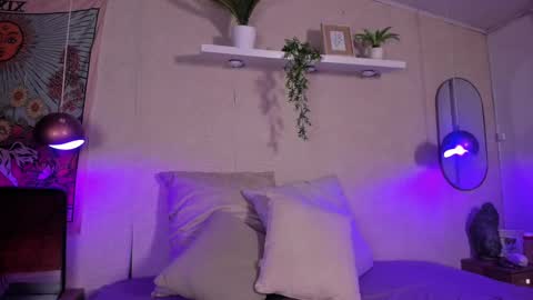 Violeta  online show from October 6, 11:40 am