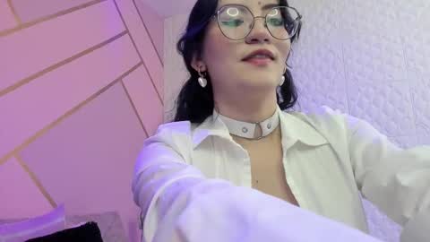 Snapshot of violeta_diazz chatting on November 10, 9:47 pm online show from November 10, 9:47 pm