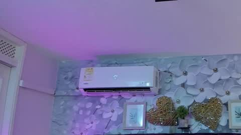 Snapshot of violeta_medina chatting on November 4, 10:14 am violeta_medina online show from November 4, 10:14 am