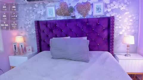 Snapshot of violeta_medina chatting on November 18, 11:03 am violeta_medina online show from November 18, 11:03 am