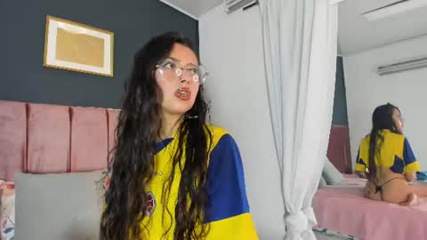 Snapshot of violeta_muns chatting on June 23, 5:55 pm Violeta online show from June 23, 5:55 pm