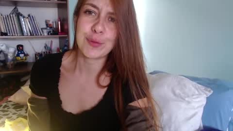 Snapshot of violeta_peter69 chatting on April 19, 8:22 pm Violeta Peter online show from April 19, 8:22 pm