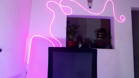 violeta_r_01 online show from August 7, 6:37 am