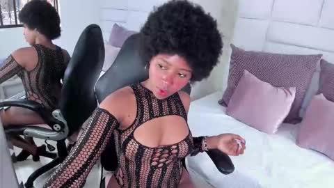 Snapshot of violeta_ruizz chatting on November 14, 12:15 pm Violeta Ruiz online show from November 14, 12:15 pm