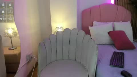 Snapshot of violeta_sannz chatting on May 11, 2:45 pm violeta_sannz online show from May 11, 2:45 pm