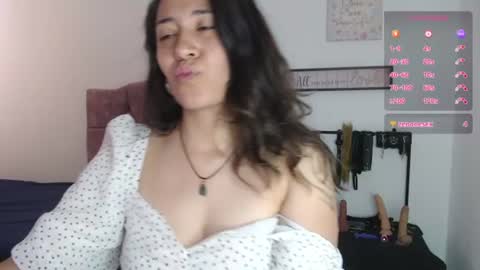 Snapshot of violeta_scott_ chatting on June 25, 4:00 pm violeta_scott_ online show from June 25, 4:00 pm