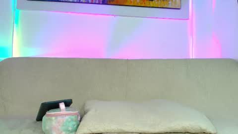 Snapshot of violeta_sofia_16 chatting on June 12, 2:54 am violeta sofia 16 online show from June 12, 2:54 am