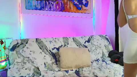 Snapshot of violeta_sofia_16 chatting on July 18, 2:49 am violeta sofia 16 online show from July 18, 2:49 am
