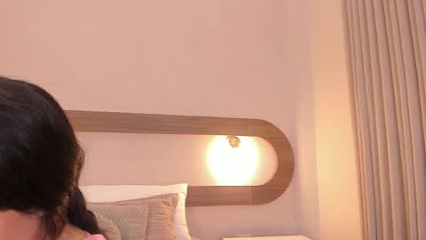 Violeta Sum online show from May 2, 1:05 pm