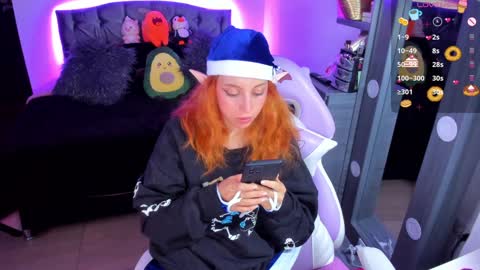 Snapshot of violetaarey chatting on December 24, 12:44 am Violeta Help me reach 150 thumbs up online show from December 24, 12:44 am