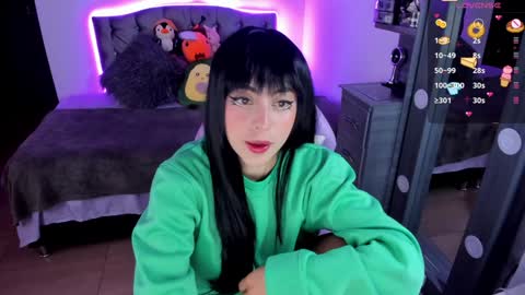 Snapshot of violetaarey chatting on January 24, 8:32 pm Violeta Help me reach 150 thumbs up online show from January 24, 8:32 pm