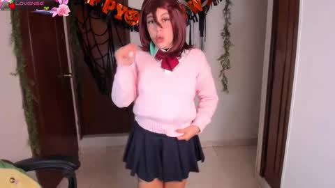 Snapshot of violetaarey chatting on October 15, 11:16 pm Violeta Help me reach 150 thumbs up online show from October 15, 11:16 pm