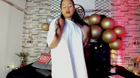 Snapshot of violetaqueen_ chatting on December 14, 1:05 pm Violeta online show from December 14, 1:05 pm