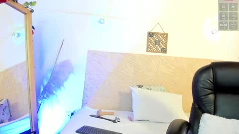 Snapshot of violetaqueen_ chatting on February 7, 10:20 pm Violeta online show from February 7, 10:20 pm