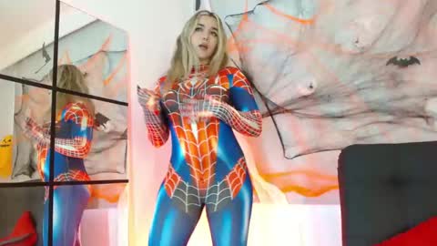 Snapshot of violetarainn chatting on October 23, 5:01 pm Violeta online show from October 23, 5:01 pm