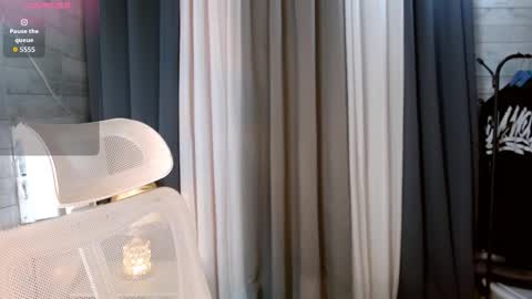 violet online show from January 8, 2:25 am