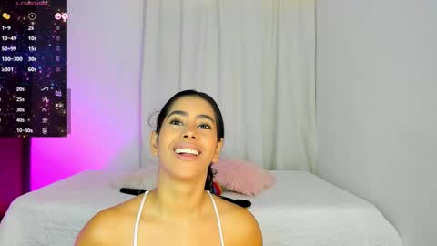 Snapshot of violetasotter chatting on October 11, 12:15 pm Violeta online show from October 11, 12:15 pm