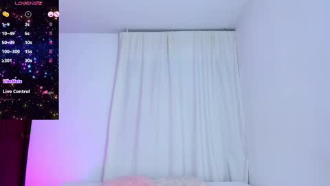 Snapshot of violetasotter chatting on November 9, 10:35 am Violeta online show from November 9, 10:35 am