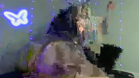 Snapshot of violetdream888 chatting on October 17, 7:22 am VioletDream online show from October 17, 7:22 am