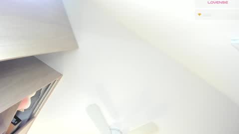 violeth___ online show from December 21, 11:11 am