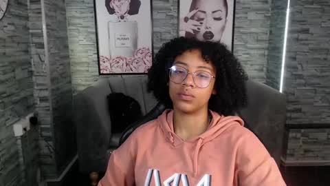 violeth_b online show from September 10, 12:38 pm