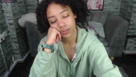 violeth_b online show from September 23, 1:03 pm