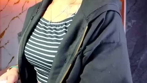 violeth_b online show from October 27, 12:42 pm