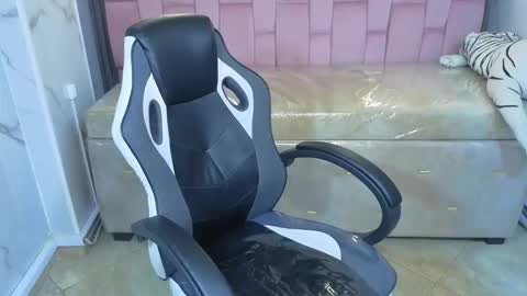 violeth_b online show from March 3, 12:44 pm