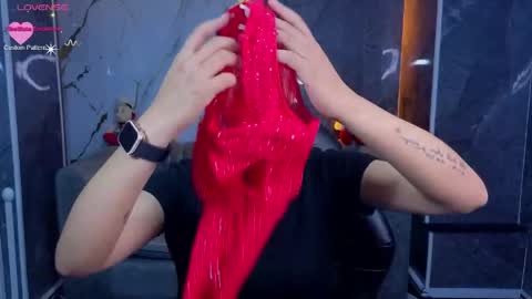 violeth_b online show from June 5, 1:39 pm