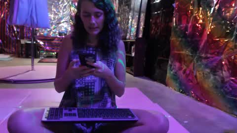 Snapshot of violethooper chatting on December 2, 3:58 am Violet Hooper online show from December 2, 3:58 am