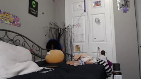 Snapshot of violethooper chatting on January 8, 5:05 pm Violet Hooper online show from January 8, 5:05 pm