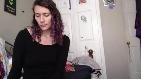 Snapshot of violethooper chatting on January 23, 6:24 pm Violet Hooper online show from January 23, 6:24 pm