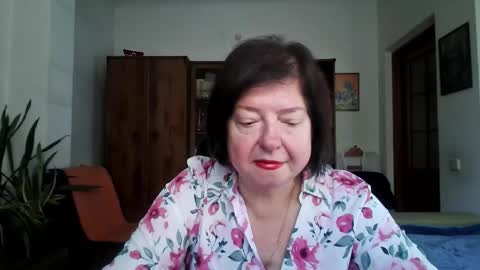 Snapshot of violetpulse chatting on October 31, 9:32 am violetpulse online show from October 31, 9:32 am