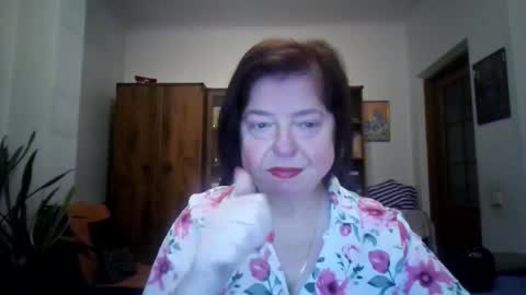 Snapshot of violetpulse chatting on December 4, 11:19 am violetpulse online show from December 4, 11:19 am