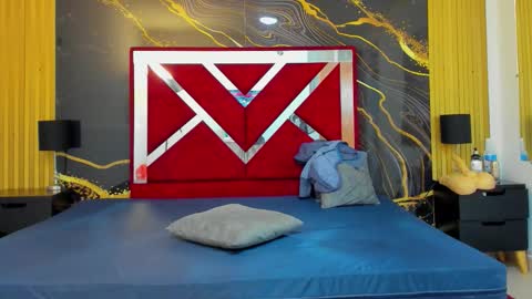 Violet Rose online show from January 31, 7:45 pm