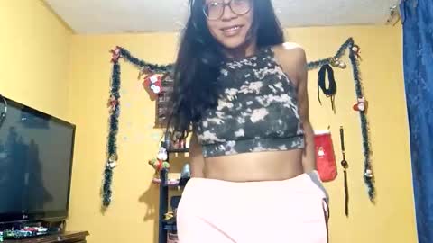 Snapshot of violetsexhot999 chatting on November 14, 11:24 pm Violet777 online show from November 14, 11:24 pm