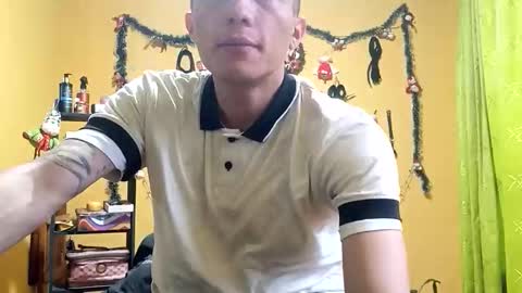 Snapshot of violetsexhot999 chatting on December 1, 10:37 pm Violet777 online show from December 1, 10:37 pm