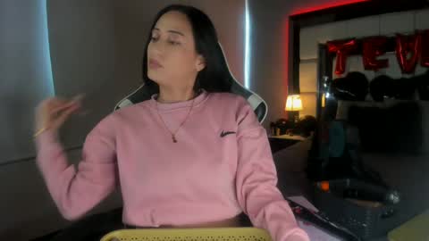 violetskinny online show from February 19, 7:16 pm