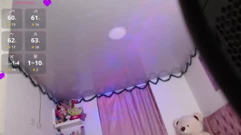 Snapshot of violett_brown9 chatting on June 25, 7:02 am violett_brown9 online show from June 25, 7:02 am
