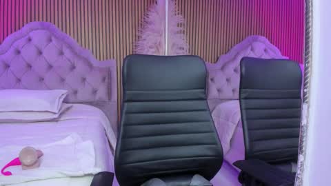 violett_hott_ online show from March 9, 12:31 pm