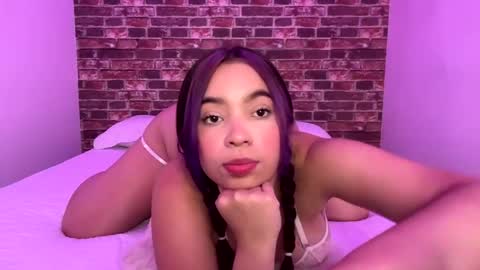 Snapshot of violett_moonx chatting on June 9, 10:21 pm violett_moonx online show from June 9, 10:21 pm
