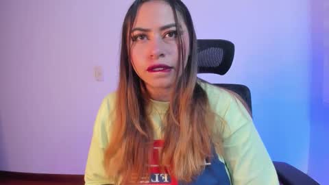 Snapshot of violett_red chatting on September 14, 10:31 pm Violeta online show from September 14, 10:31 pm