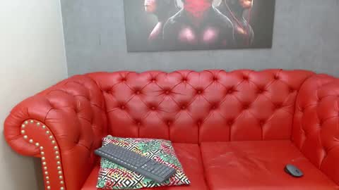 V I O L E T T E  online show from October 31, 10:11 pm